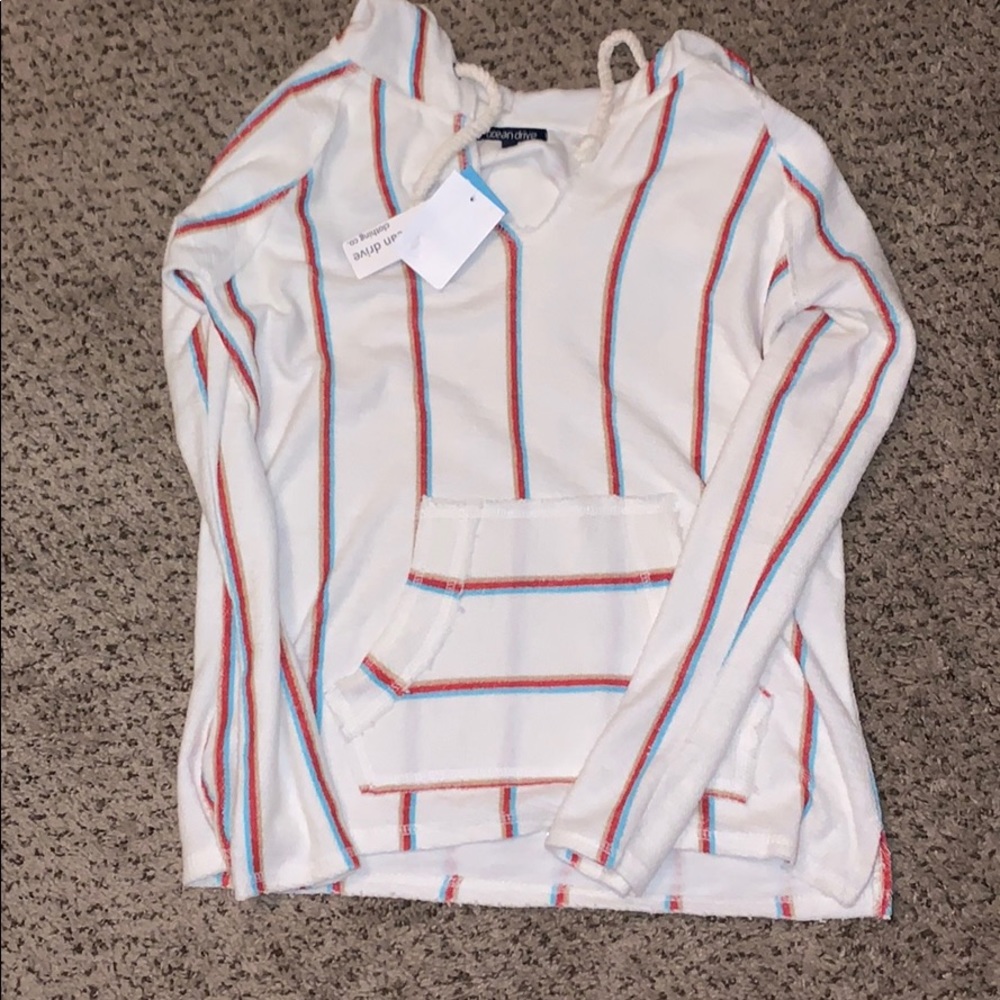 beachy surfer pullover